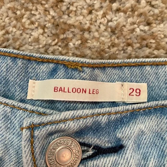 Levi’s Balloon Leg Jeans - Picture 2 of 6